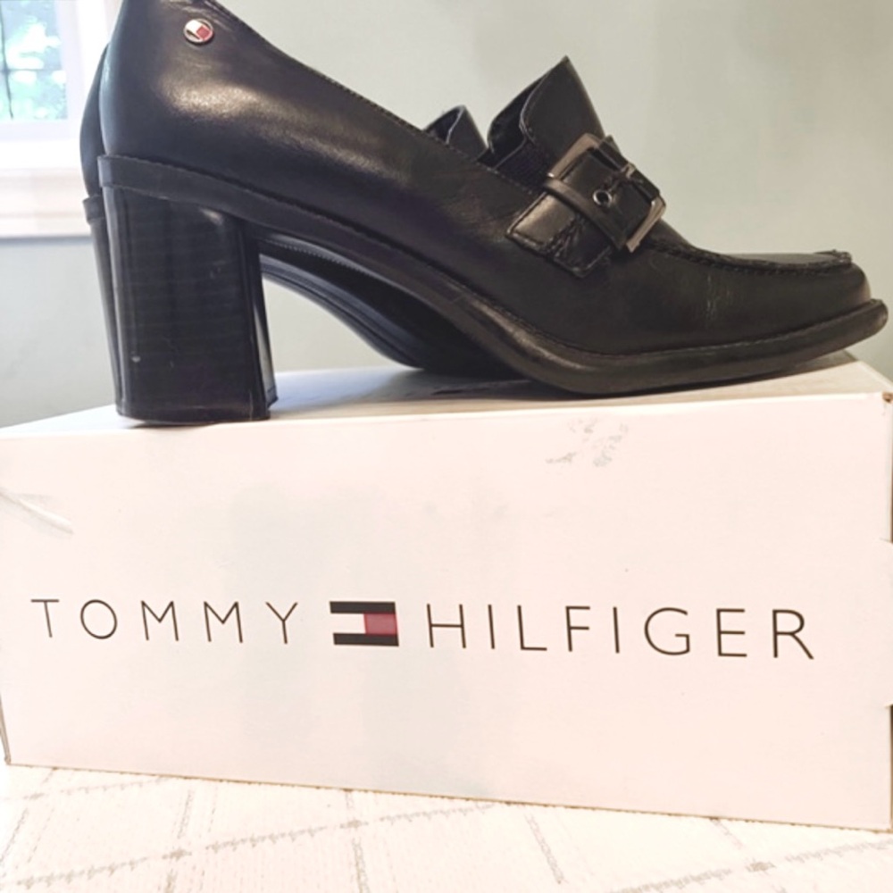 Tommy Hilfiger Black Leather Loafers with Heels Size 8 B Black - Picture 1 of 5